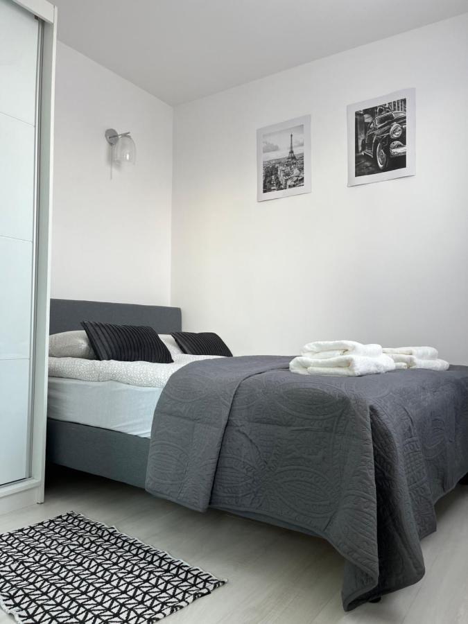 Warsaw Inside Solec With Private Parking Apartman Kültér fotó
