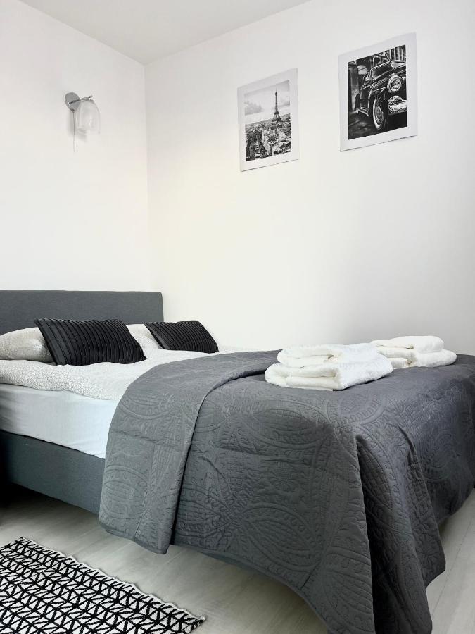 Warsaw Inside Solec With Private Parking Apartman Kültér fotó