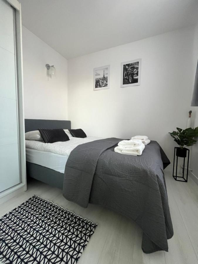 Warsaw Inside Solec With Private Parking Apartman Kültér fotó